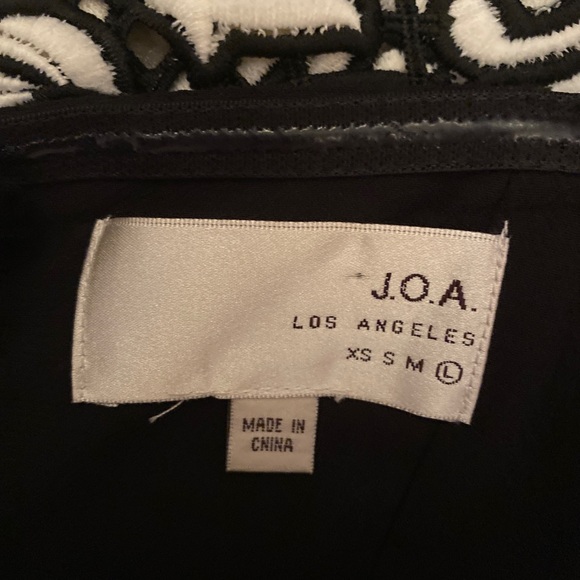 Spaghetti strap formal dress - Picture 3 of 3